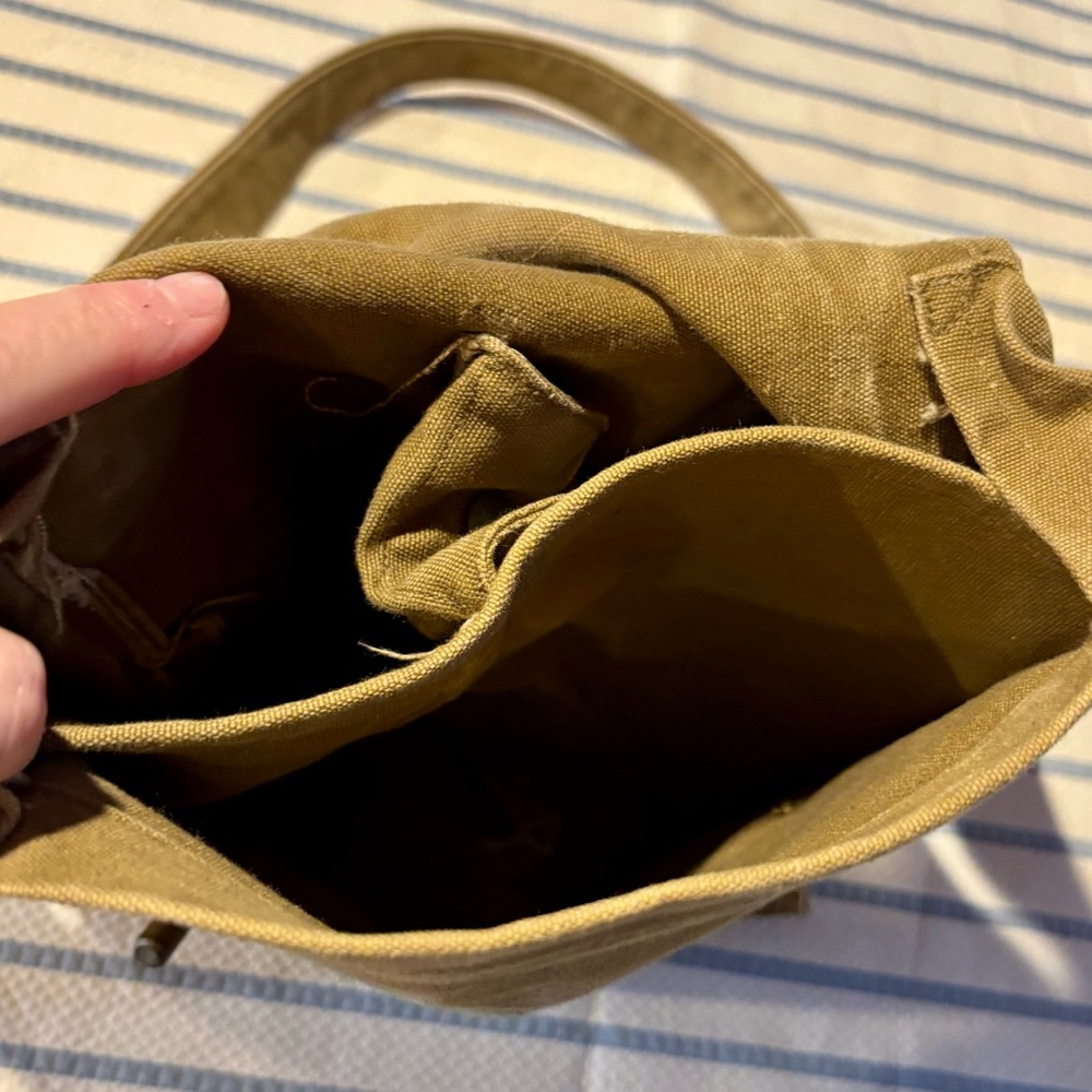 ⭐️Unique Crossbody Convertible Rucksack⭐️ - Picture 6 of 16